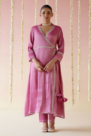 Nero India Aari Embroidered Angarkha With Pant 