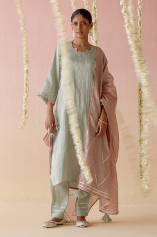 Nero India Lace Aari Embroidered Kurta & Pant Set 