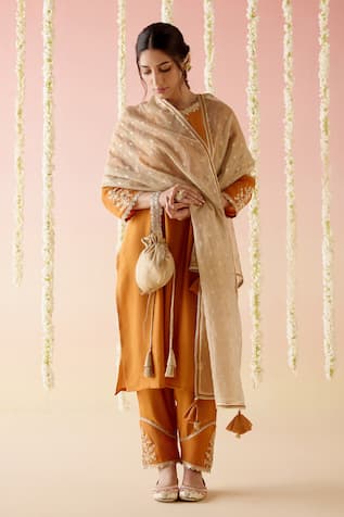 Nero India Gota Aari Embroidered Kurta With Pant 