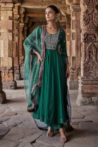 Kritika Dawar Zaha Thread & Mirror Embroidered Anarkali Set 