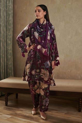 Rainas Floral Pattern Kurta Pant Set 