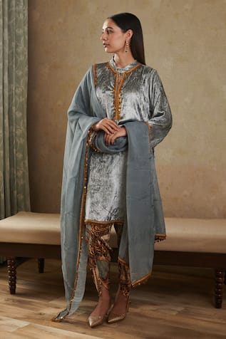 Rainas Tassel Detailed Kurta Dhoti Pant Set 