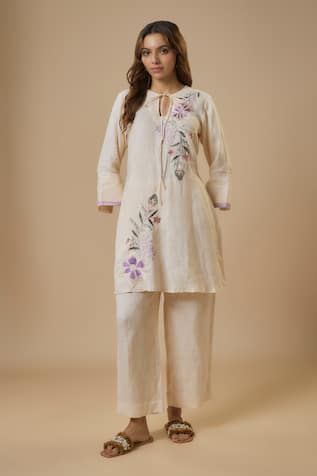 EWOKE Floral Thread Embroidered Kurta With Trouser 