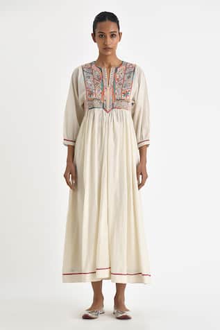 Payal Pratap Daphini Kedia Folklore Embroidered Kurta 