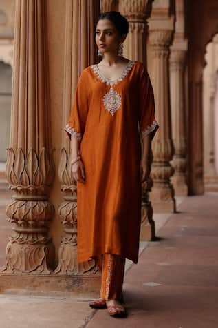 Megha Pitti Bloom Embroidered Kurta With Pant 