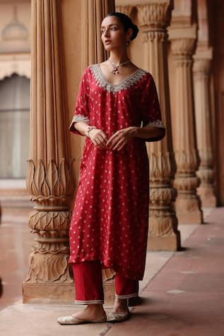 Megha Pitti Clover Flora Print Kurta With Pant 