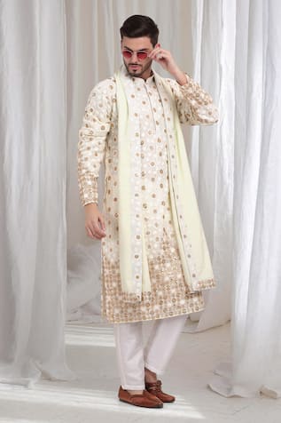 Aham-Vayam Swarna Pushp Embroidered Kurta Pant Set 