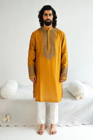 WABI SABI BY ANSHUM-RITESH Floral Twig Embroidered Kurta With Pyjama 