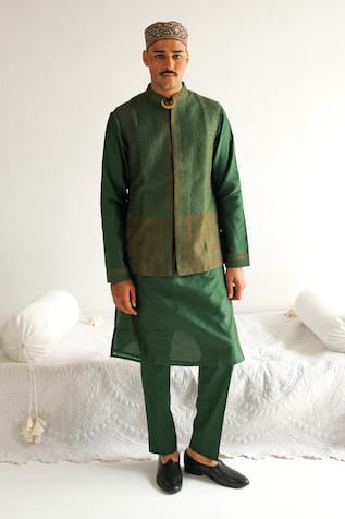 WABI SABI BY ANSHUM-RITESH Moresque Embroidered Bundi Kurta Set 