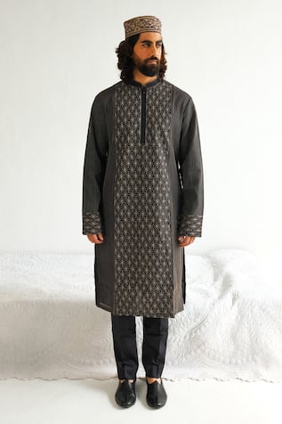 WABI SABI BY ANSHUM-RITESH Asterisk Embroidered Kurta & Pyjama Set 