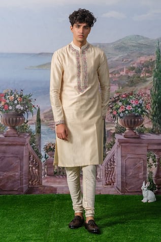 House of KOA Florenz Embroidered Placket Kurta With Pant 