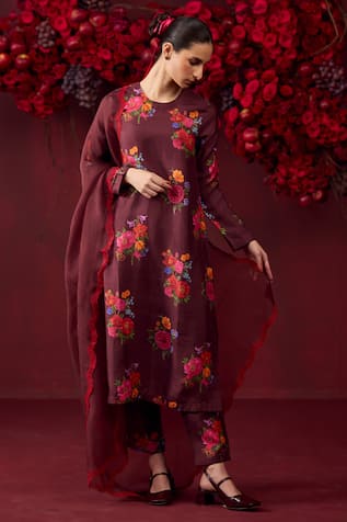 Surmaye Enchanted Bloom Floral Motif Print Kurta & Pant Set 