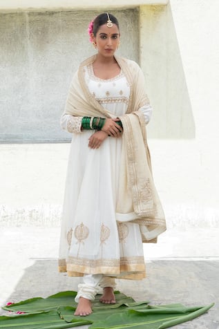 Pants and Pajamas Chanderi Border Embroidered Dupatta 