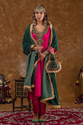 Ekavira Layla Embroidered Chouga Kurta & Salwar Set 