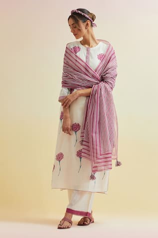 Upavita Cotton Carnation Flower Print Straight Kurta & Pant Set 