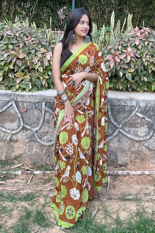 Thee Modern Roots Bloom Print Saree With Unstitched Blouse Piece 