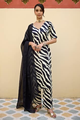 Baaro Masi Pamela Zebra Print Kurta Pant Set 