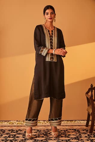 Bo tree Mashhoor Gota Embroidered Kurta & Salwar Set 