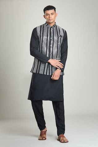 Arihant Rai Sinha Stripe Embroidered Bundi & Kurta Set 