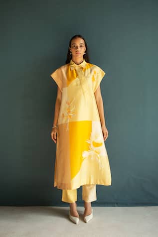 Oja Applique Gradient Graphic Kurta With Pant 