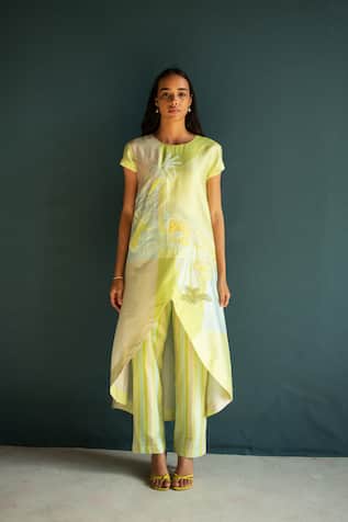 Oja Asymmetric Floral Applique Kurta With Pant 
