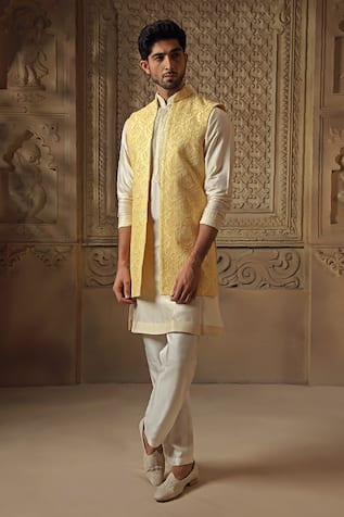 Vanshik Floral Jaal Embroidered Bundi Kurta Set 