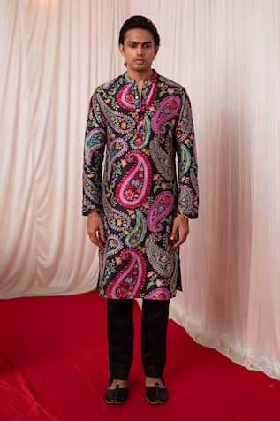 Chrkha Jaal Paisley Print Kurta With Pant 