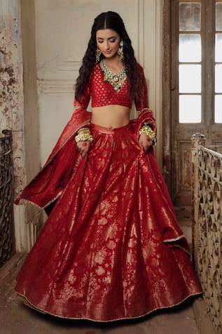 Safaa Hiraya Floral Jaal Woven Bridal Lehenga Set 