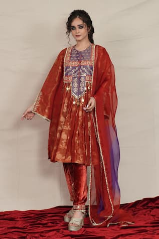 Jyoti Bansal Floral Woven Kurta Set 