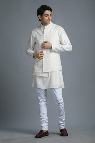 Char Chaand Geometric Woven Bundi With Kurta 