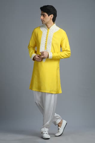 Char Chaand Dori Placket Embroidered Kurta 