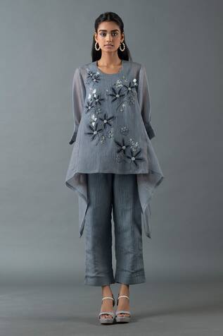 Oja Flower Embroidered Tunic & Pant Set 