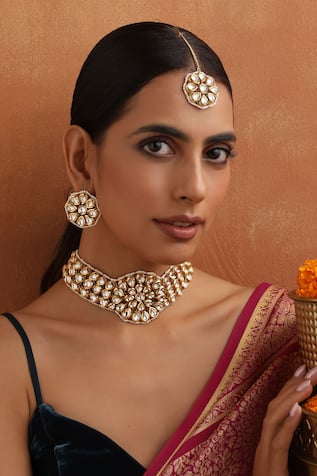 Swabhimann Floral Kundan Embellished Choker Set 