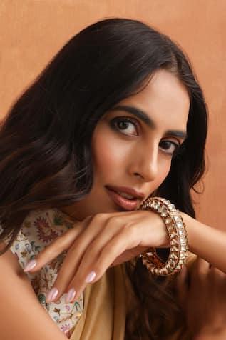 Swabhimann Teardrop Kundan Vine Embellished Kada 