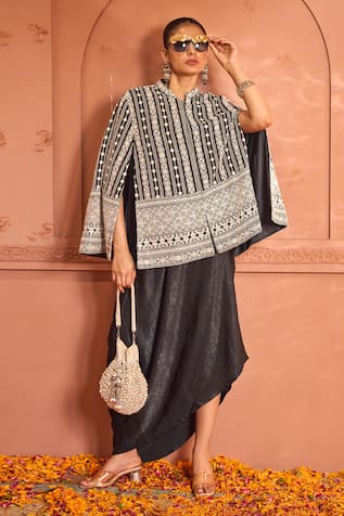 Tasuvure Indes Threadwork Embroidered Cape Jacket With Dress 