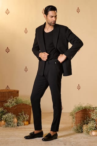 S&N by Shantnu Nikhil Plain Straight Fit Trousers 