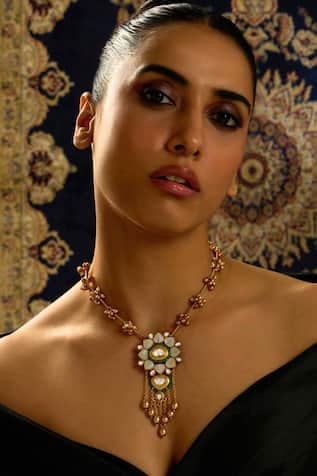 Beaded Floral Embellished Necklace 