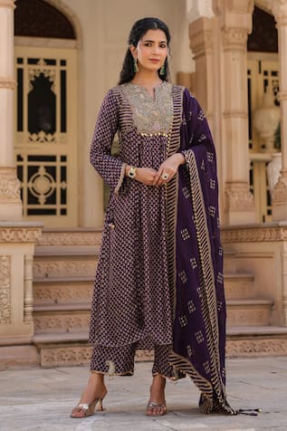 Label Niti Bothra Gathered Flower Butti Print Kurta Pant Set 