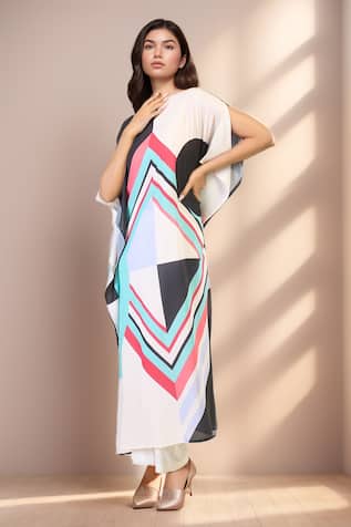 Naintara Bajaj Geometric Print Asymmetric Straight Kaftan 
