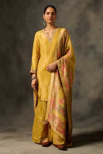 Saundh Nyima Neckline Embroidered Kurta Set 