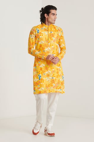 Blushing Couture by shafali Floral Print Short Kurta & Pyjama Set 