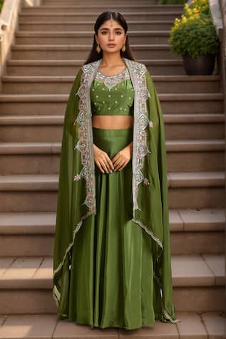 Samyukta Singhania Dabka Thread Embroidered Asymmetric Cape Lehenga Set 