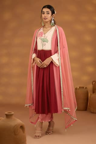 Isha Gupta Tayal Lotus Patchwork Embroidered Kurta Set 