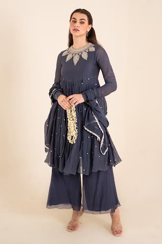 SSHILPA SAMRIYA Leaf Motif Embellished Yoke Kurta Pant Set 