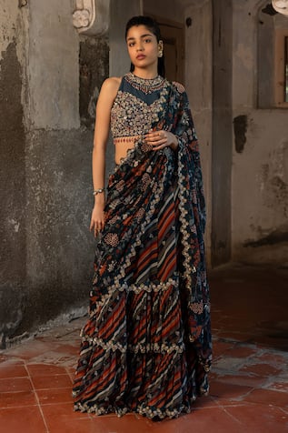 SSHILPA SAMRIYA Floral Print Pre-Draped Saree With Blouse 