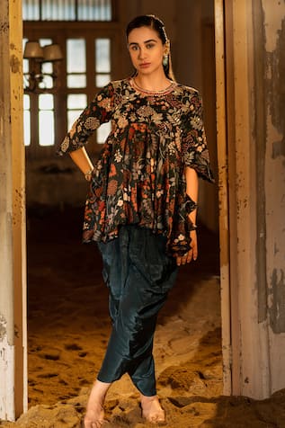 SSHILPA SAMRIYA Floral print Peplum Top With Dhoti Pant 