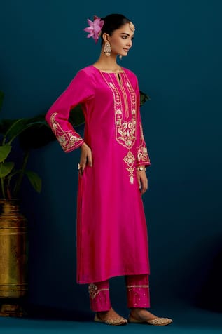 Anantaa by Roohi Silk Chanderi Floral Resham Embroidered Kurta & Pant Set 