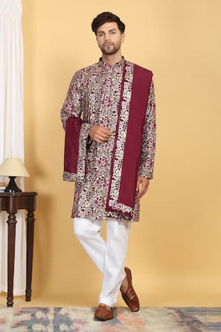 Aham-Vayam Divyakriti Embroidered Kurta Set 