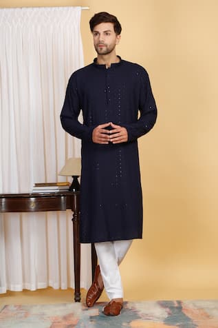 Aham-Vayam Bloom Jaal Thread Embroidered Kurta With Pant 