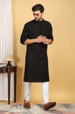 Aham-Vayam Flora Jaal Thread Embroidered Kurta With Pant 